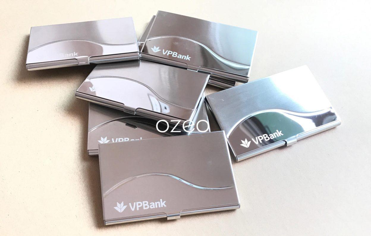 Hộp card inox 061 khắc logo VPBank
